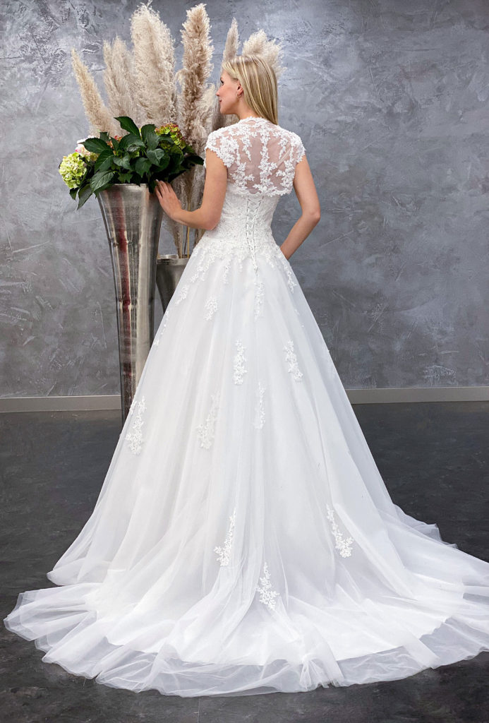 Amera Vera 2021 Brautkleid B2132 (1) Fashion Dreams Dormagen