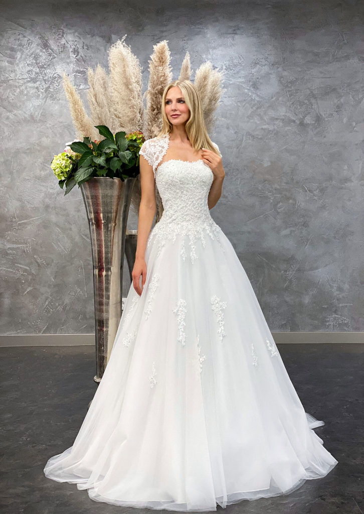 Amera Vera 2021 Brautkleid B2132 (2) Fashion Dreams Dormagen